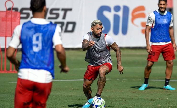 Gabigol treina com elenco do Flamengo, mas não enfrenta o Bragantino