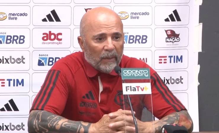 Técnico Sampaoli lamenta falta de torcida em jogo entre Flamengo e Santos