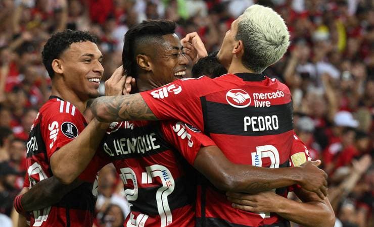 Flamengo goleia Aucas e avança às oitavas da Libertadores como segundo colocado