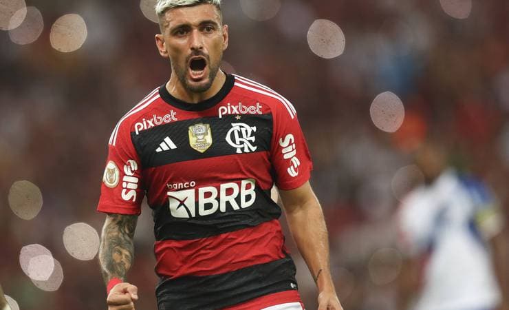 Arrascaeta vibra com vitória do Flamengo e destaca melhora física da equipe