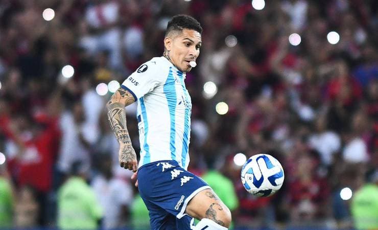 Ex-Corinthians e Flamengo, Paolo Guerrero acerta saída do Racing