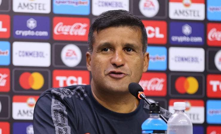 Wesley Carvalho cita confiança em virada do Athletico-PR contra o Flamengo