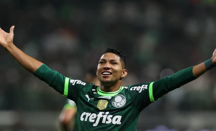 Rony de volta! Atacante do Palmeiras se recupera de lesão e será titular contra o Flamengo