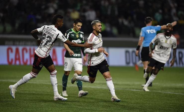 Autor do gol do Flamengo, Arrascaeta analisa empate contra o Palmeiras pelo Brasileirão