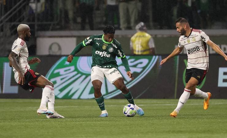 Análise: alô, diretoria! Flamengo mostra ao Palmeiras importância de ter bom elenco