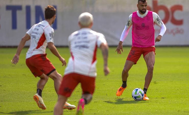 Sampaoli admite procura por reforços para o meio-campo do Flamengo