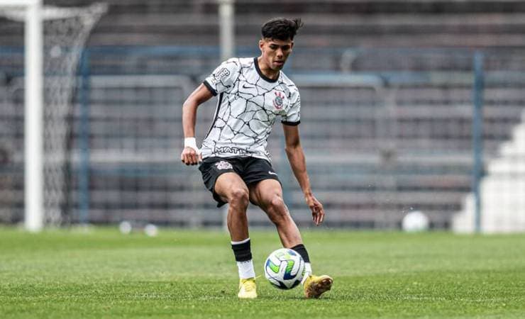 Titular do Corinthians sub-17, Rafael Venâncio projeta duelo com Flamengo