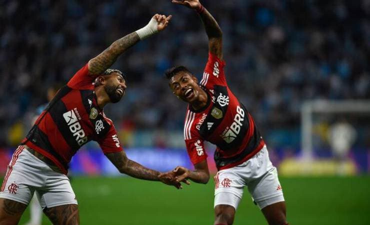 Flamengo vence Grêmio e fica perto da final da Copa do Brasil