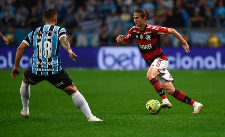 Filipe Luís abre discussão sobre renovação com o Flamengo