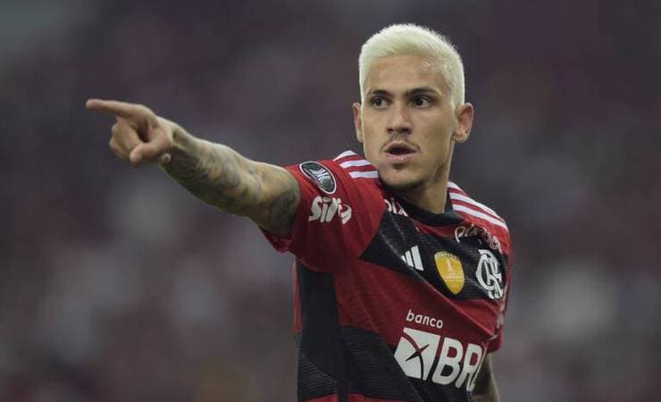 Pedro é punido pelo Flamengo e ficará de fora do jogo contra o Olimpia