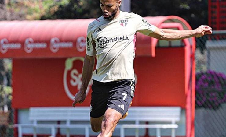 Com novidade, São Paulo se reapresenta após classificação e já foca no duelo contra o Flamengo