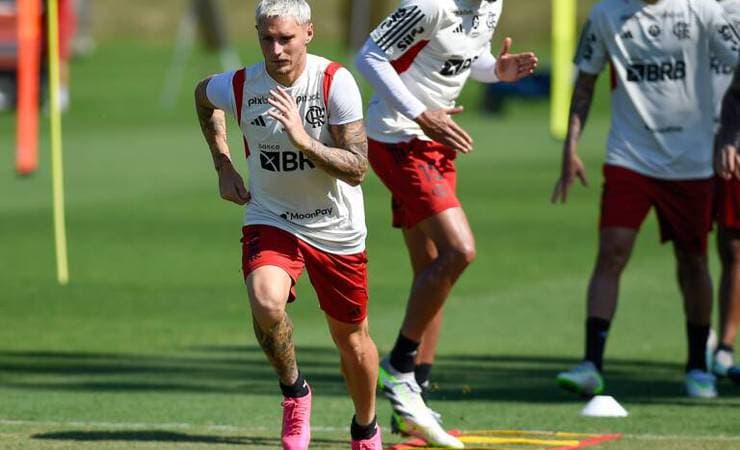 Gerson e Varela trocam socos em treinamento do Flamengo