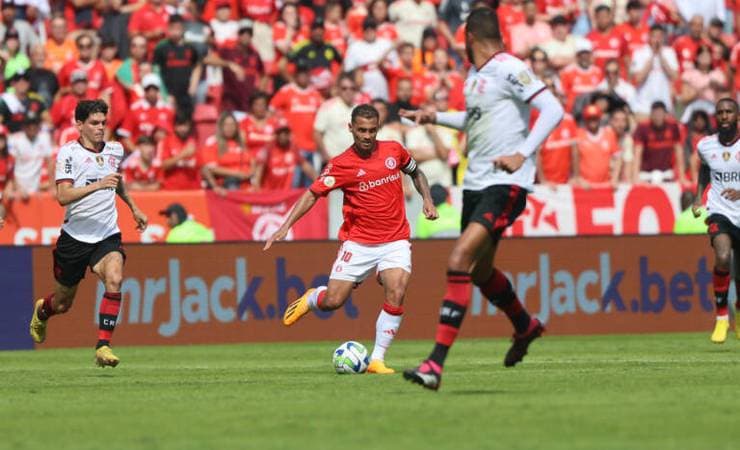 Flamengo x Internacional: saiba onde assistir, escalações e mais detalhes do duelo pelo Brasileiro