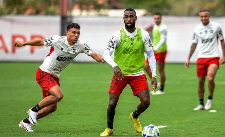 Em meio à crise, Landim se reúne com Sampaoli no CT do Flamengo