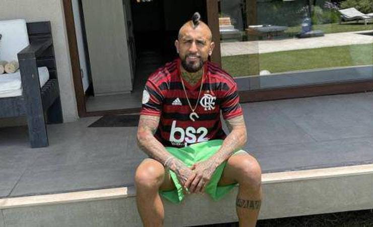 Flamengo avança em conversas e encaminha contratação de Vidal