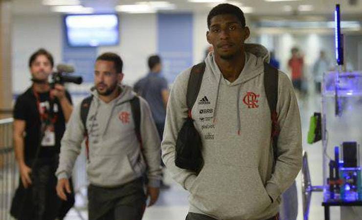 Histórico de falhas de Hugo Souza no Flamengo volta ao foco e aumenta cenário de pressão