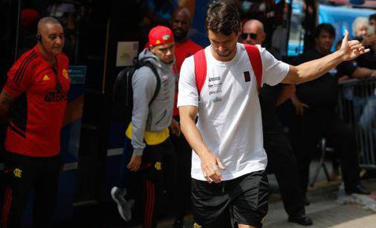 Rodrigo Caio detalha drama e revela apoio de jogador do Flamengo: 'Só pedi para orar'