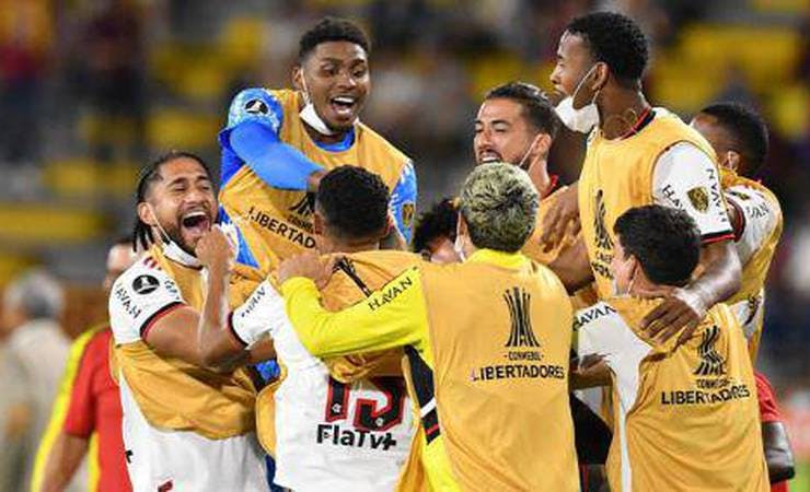 Auxiliar do Flamengo rasga elogios a Andreas após vitória na Libertadores: 'Entendimento de jogo fantástico'