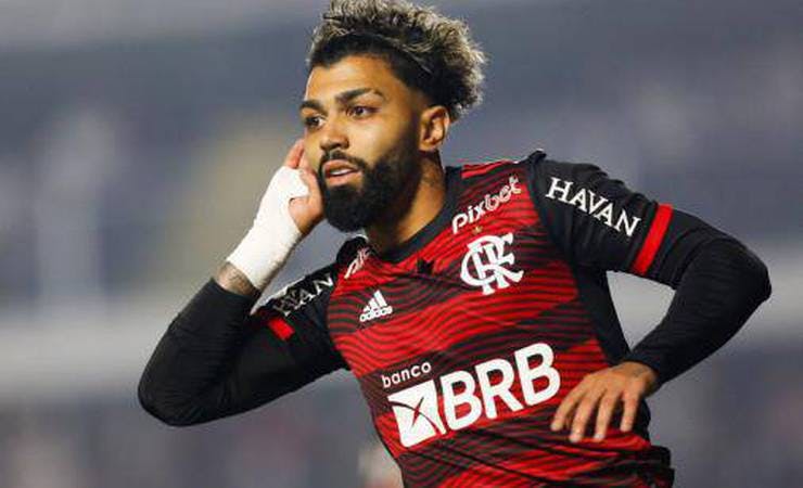 Com time alternativo, Flamengo vence Santos na Vila Belmiro e sobe na tabela do Brasileirão