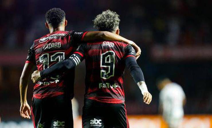 Grupo unido! Jogadores do Flamengo celebram vitória sobre o São Paulo: 'Crescendo e evoluindo a cada luta'​
