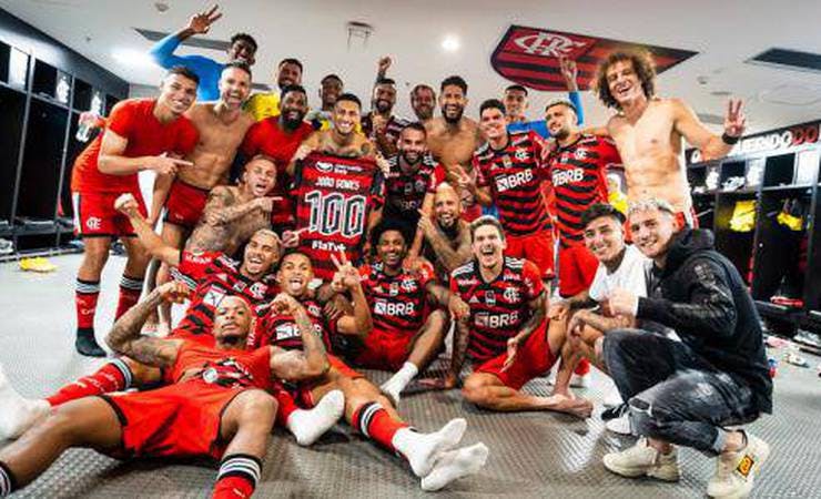 Bastidores do Flamengo têm Arrascaeta cinegrafista e brincadeira de Gabigol: 'Noval me dispensou'
