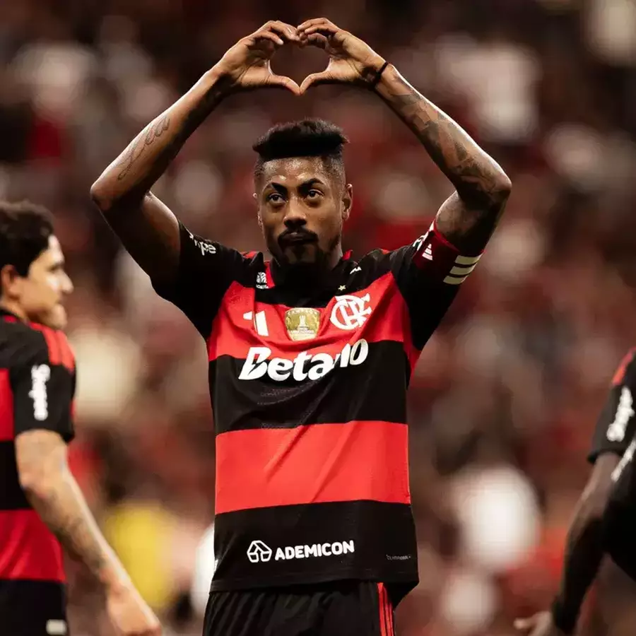 Flamengo marca com menos finalizações que o Vasco no primeiro turno do BR