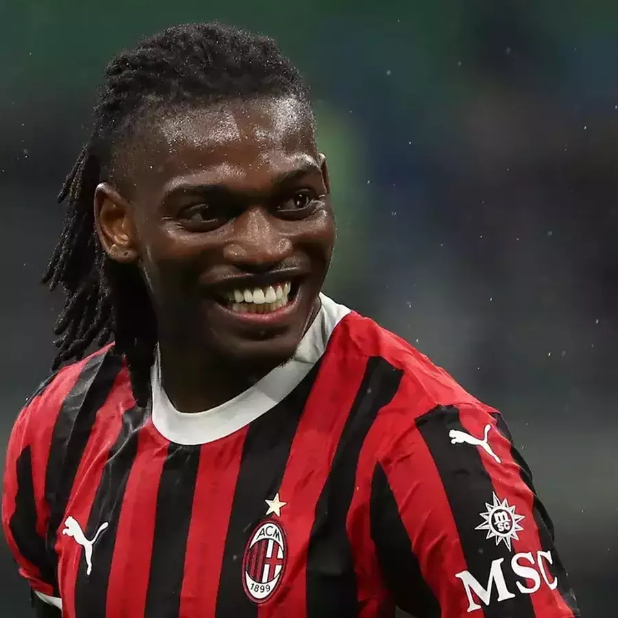 Rafael Leão admira o Flamengo e vive momento delicado no Milan
